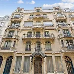 Eiffel Tower & Champ De Mars - 1Br - Cityapartmentstay